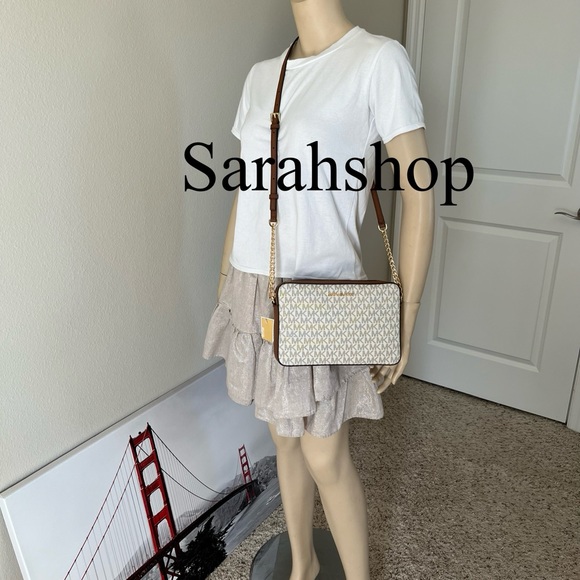 🌼Michael Kors Purse - Picture 7 of 13